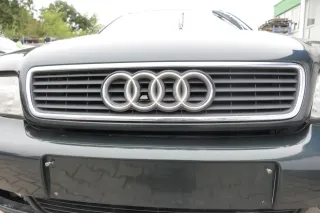 Audi A4 B5 bis 1999 Zeichen Kühlergrill Grill 8D0853651A 8D0853651J (bis ca.1999 - Bild 1