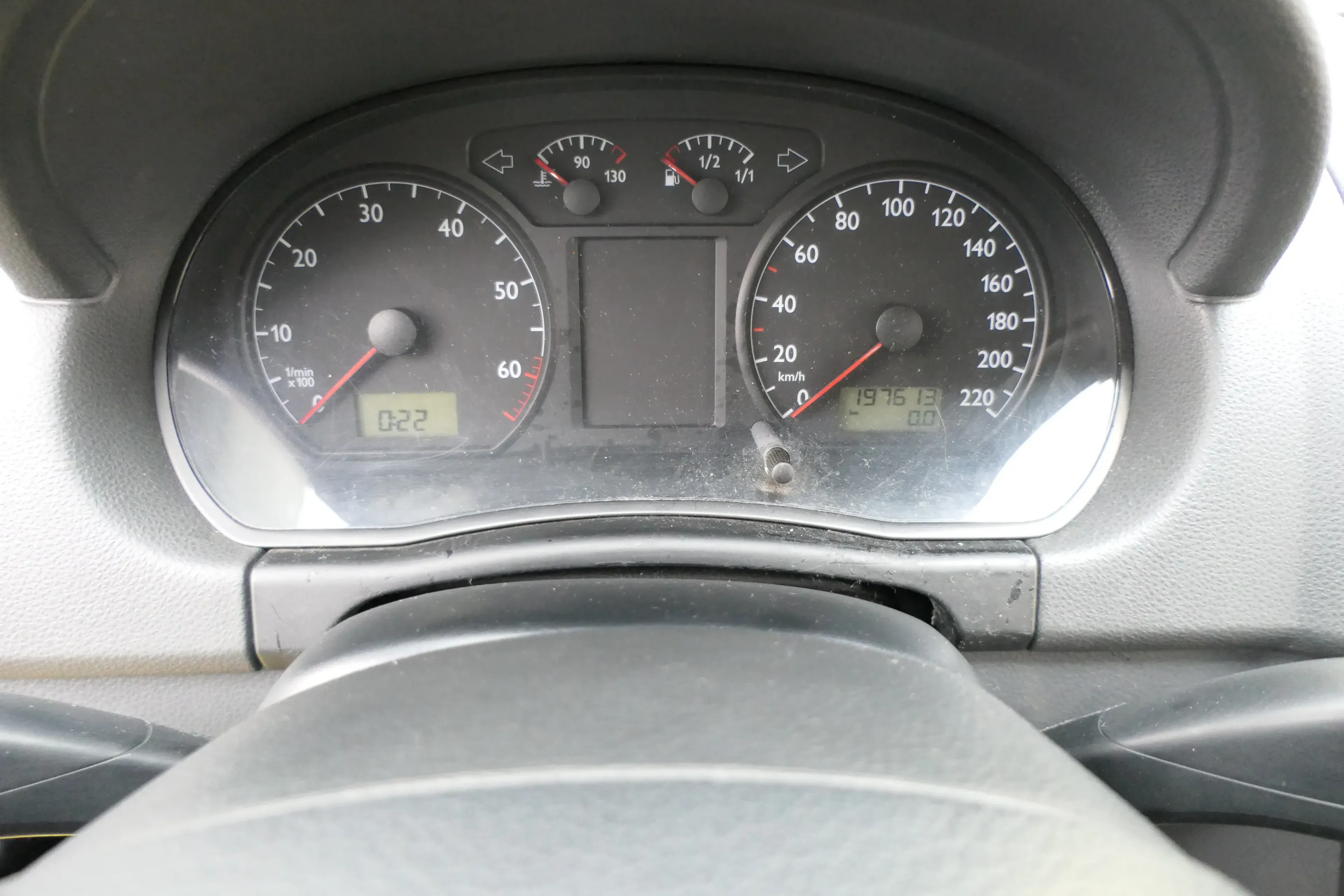 VW Polo 9N Tacho Tachometer Kombiinstrument 197.000km 6Q0920820N 1,2 47kw 40kw - Bild 1