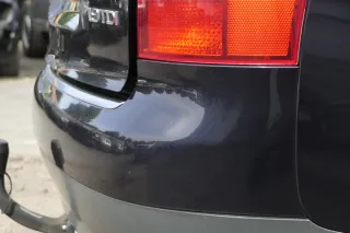 Audi A4 8E B6 Kombi Avant Stoßstange hinten mit Spoiler schwarz blau LZ5L - Bild 4