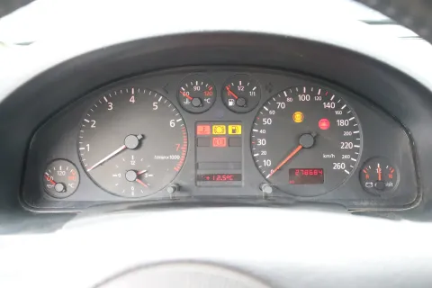 Audi A6 4B Tacho Tachometer Kombiinstrument 278.000km 4B0919860L 1.8 2,4 Benzin