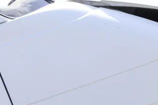 VW T4 kurze Version Kotflügel vorne rechts weiß L902 - Rost - Bild 2