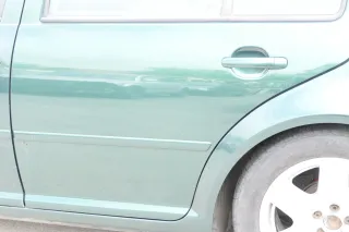 VW Bora Tür hinten links nur Limousine grün LC6M 1J5833055F - Bild 3