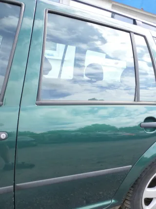 VW Golf 4 Bora Tür hinten links nur Kombi / Variant grün LC6M - ohne Anbauteile - Bild 2