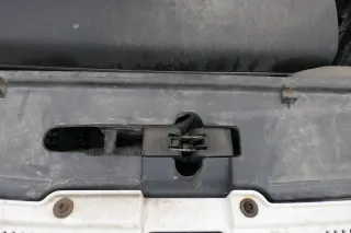 VW Polo 9N 9N3 Motorhaube Motorhaubenschloß Schloß Klappenschloß vorn 6Q0823509J - Bild 2