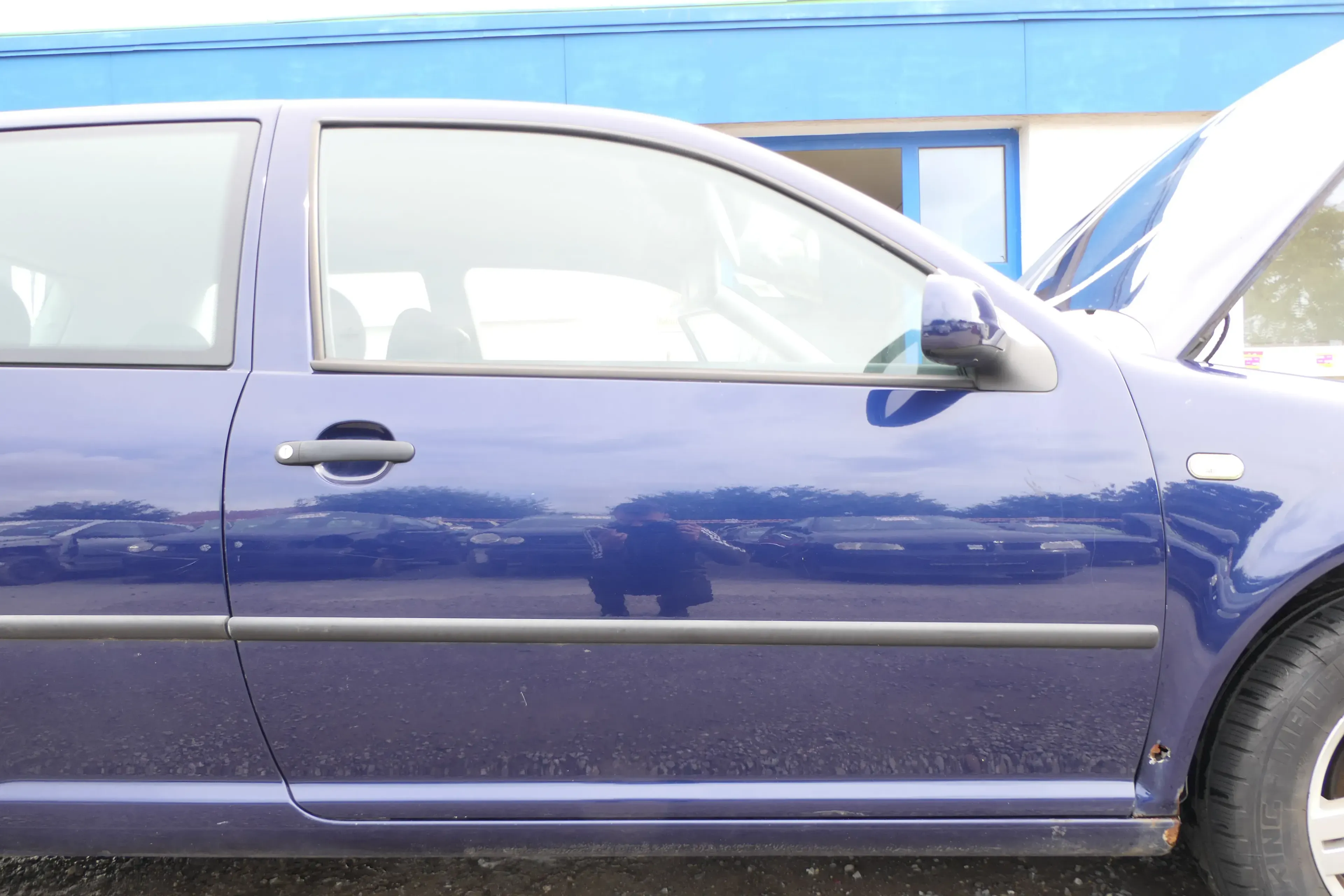 VW Golf 4 Tür vorne rechts Beifahrertür 2/3-Türer blau LB5N ohnAnbauteile - Bild 1