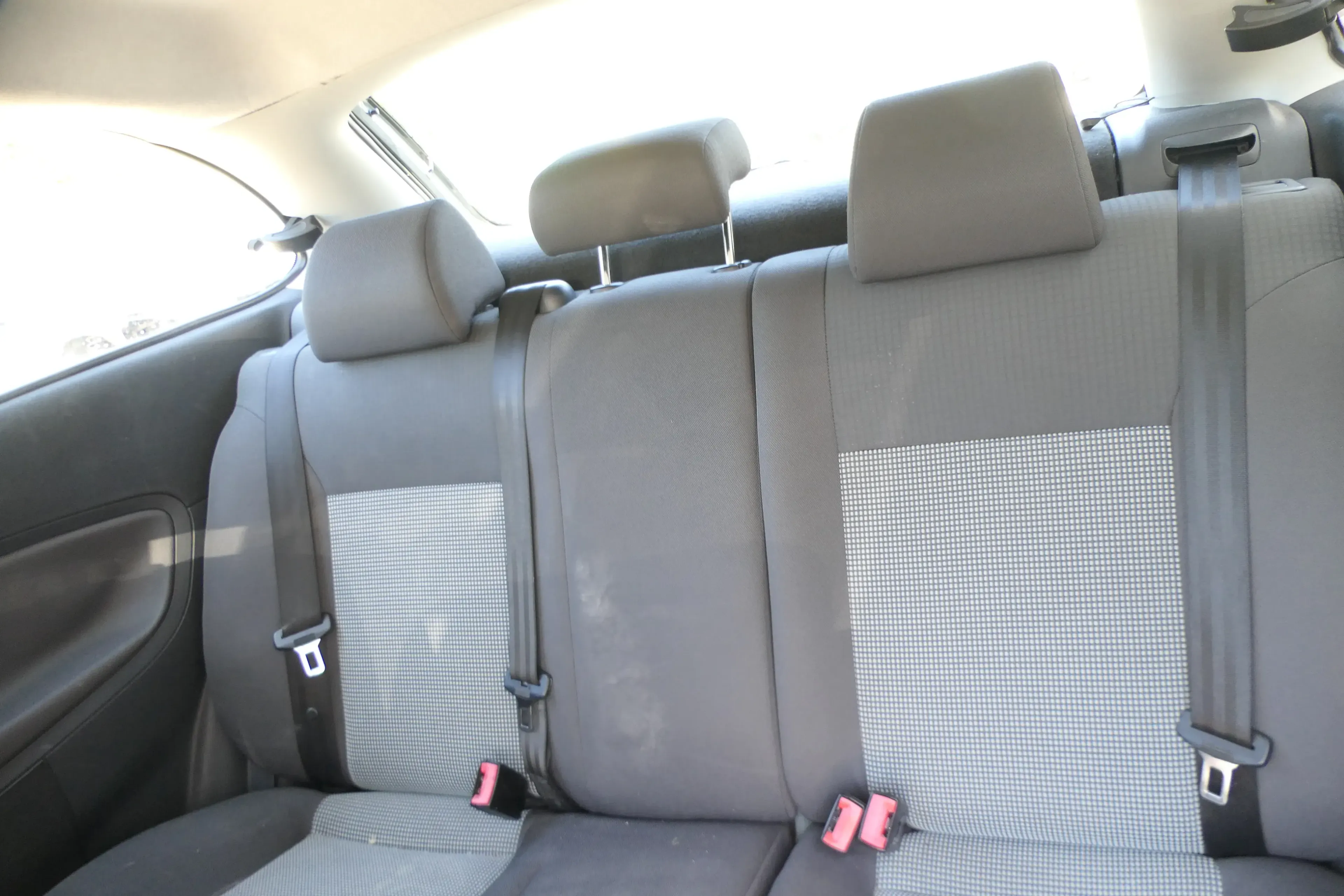 Seat Ibiza 6L Rückbank Rücksitzbank Sitz OHNE Kopfstütze Sitzbank 3-Punkt Sitze - Bild 1