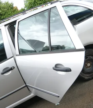 Fabia 6Y Combi Variant Kombi Tür hinten links silber grau LF7T ohne Anbauteile - Bild 2