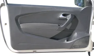 1x VW Polo 6R Türverkleidung Verkleidung Tür 2/3-Türer vorne links schwarz - Bild 1