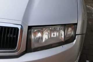 Fabia 6Y Stoßstange Stoßfänger vorne grau silber LF7T Facelift-Gitter NSW-MÄNGEL - Bild 10