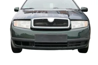 Skoda Fabia 6Y Stoßstange Stoßfänger vorne silber grün LF8C 2000-2004 - Bild 1