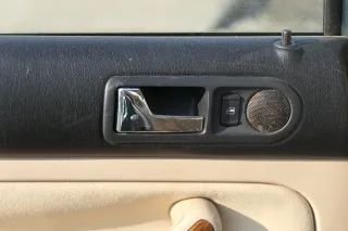 1x VW Golf 4 1J Kombi Türverkleidung Verkleidung Tür hinten links hellbeige besc - Bild 2