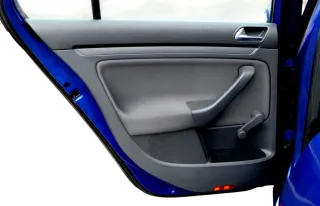 1x Golf 5 Limousine Türverkleidung Verkleidung Tür hinten links 4/5-Türer schwa - Bild 1