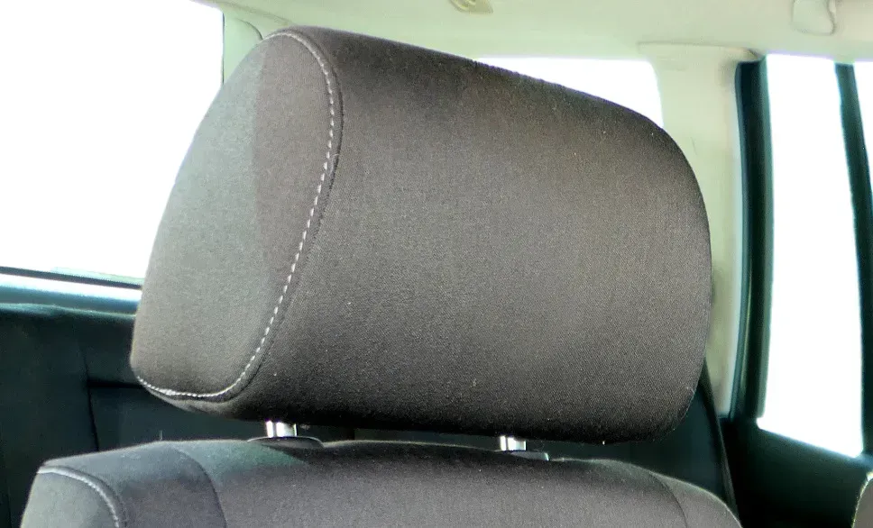 1x Golf 4 Bora Passat 3B 3BG Kopfstütze vorne vorn weiße Nähte - Bild 1