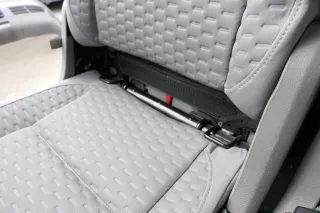 VW Touran Sitz hinten rechts (hintern Beifahrersitz) Rücksitz GRAU Isofix - Bild 2