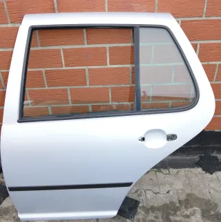 VW Golf 4 Limousine Tür hinten links silber LB7Z (KEINkombi) - Bild 1