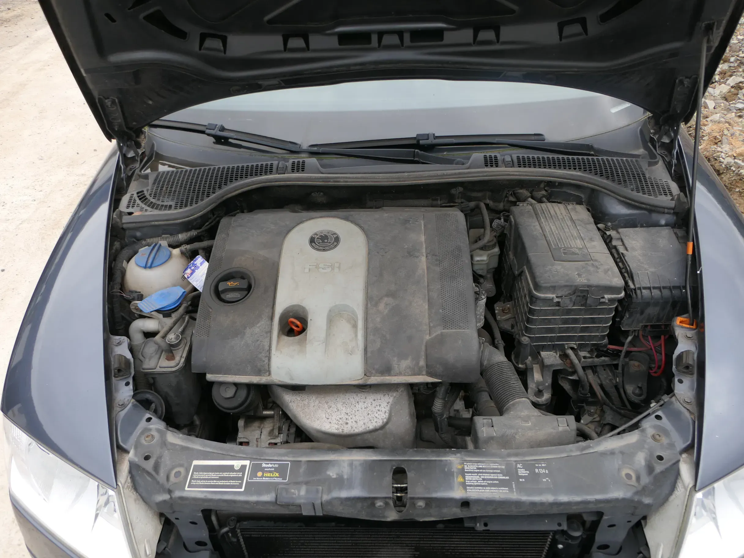 VW Golf 5 1,6 FSI BLF Kühlmittelrohr Rohr Schlauch Leitung 1K0121156BK - Bild 1