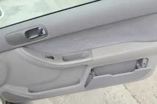 Audi A3 8L Türverkleidung Verkleidung Tür vorne rechts 2/3-Türer grau muschel - Bild 2