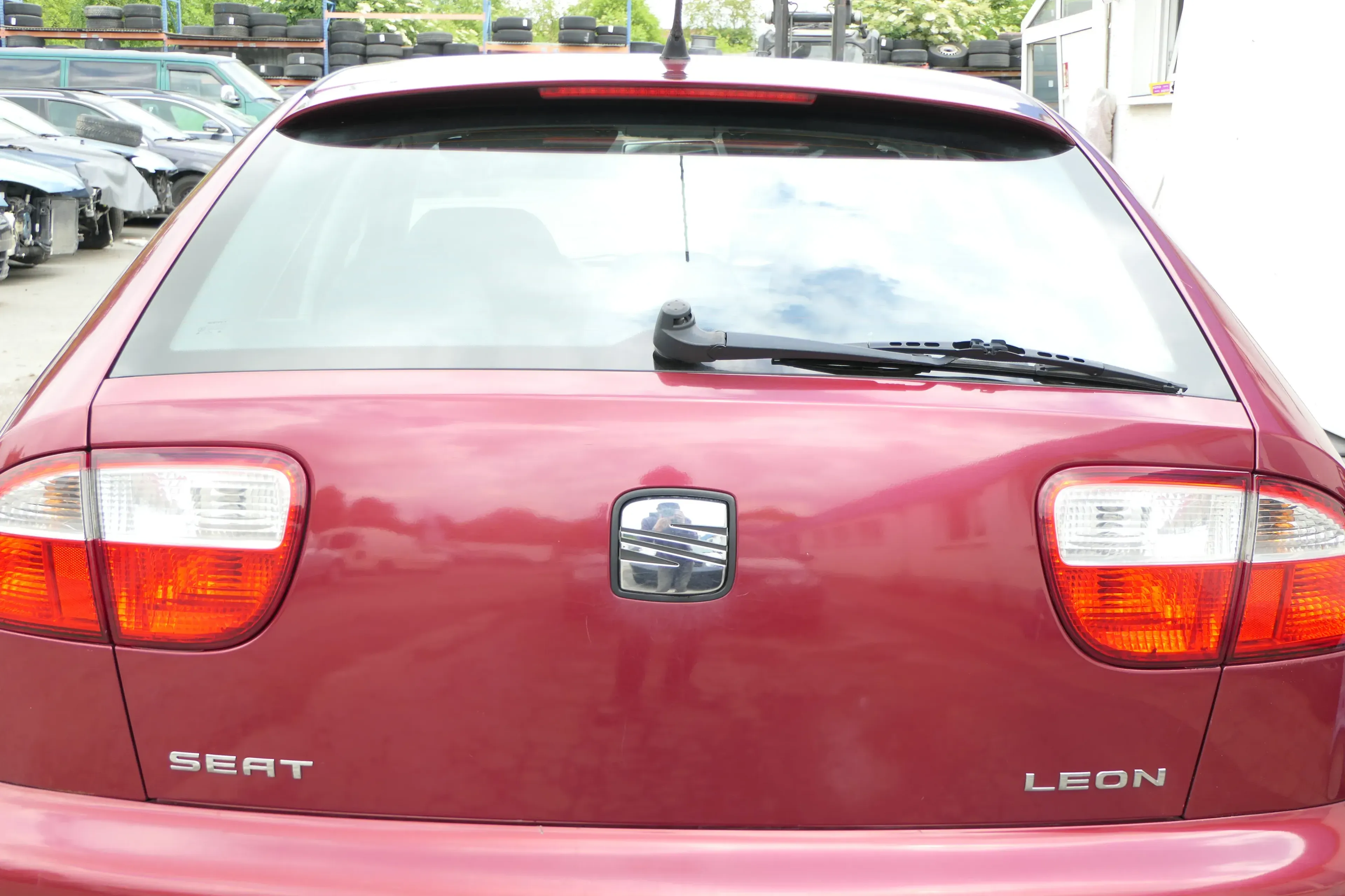 Seat Leon 1M Heckklappe Klappe hinten Kofferraumklappe rot LS3N Spoiler - Bild 1