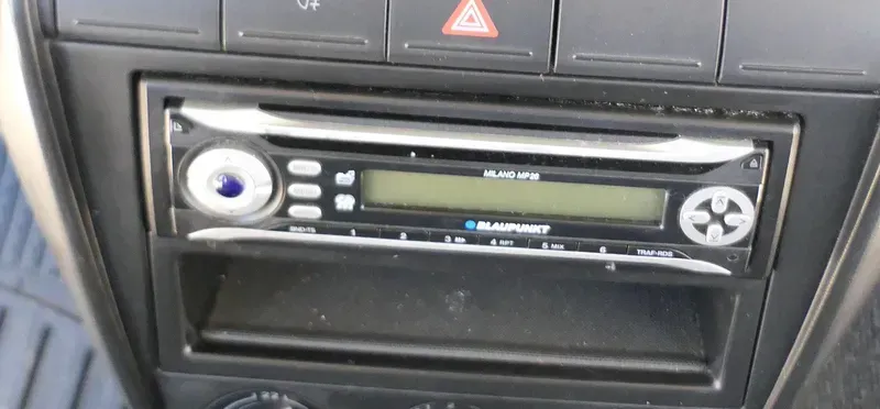 VW Golf 4 Bora T5 T4 Radio CD Blaupunkt Player MP3 FM Milano - Bild 1