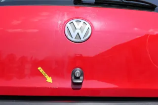VW Fox 5Z Heckklappe Kofferraumklappe Klappe hinten + Scheibe rot LY3D - DELLE - Bild 3