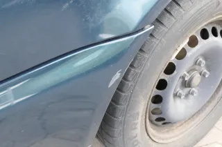 Audi A4 B5 Limousine Stoßstange hinten Heckstoßstange grün LZ6U biscaBj99 - Bild 5