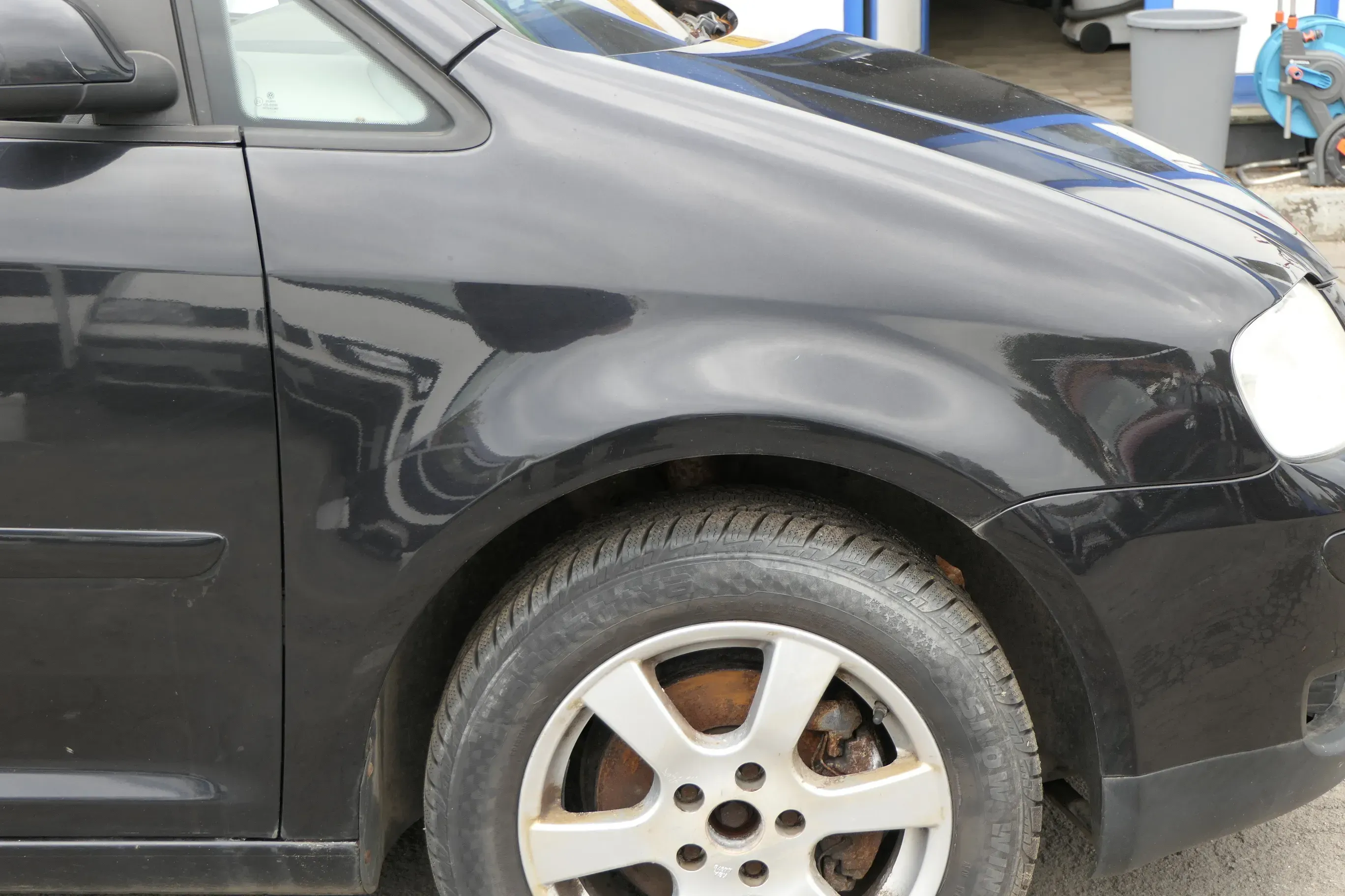 VW Touran 1T Kotflügel vorne rechts schwarz LC9Z metall 1T0821022A ca.2003-2006 - Bild 1