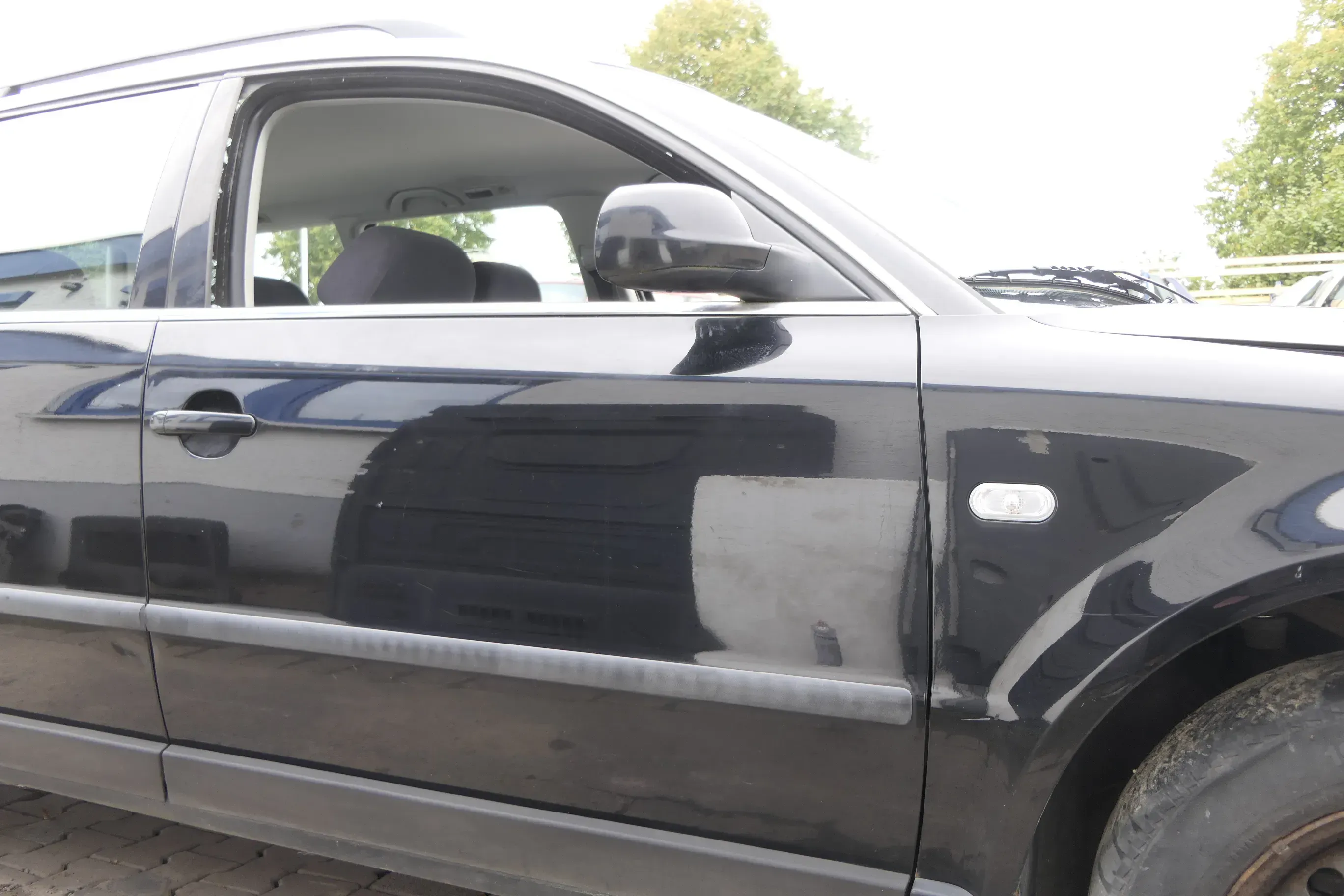 VW Passat 3B 3BG Kombi + Limo Tür vorne rechts Beifahrertür schwarz L041 - Bild 1