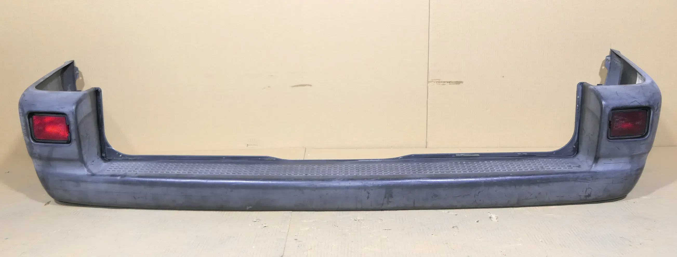 VW T4 Caravelle Multivan Stoßstange Heckstoßstange hinten 701807417 schwarz - Bild 1