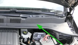 VW Up Abdeckung Windlauf Verkleidung Wischer Wasserkasten Wasserabweiser links - Bild 4