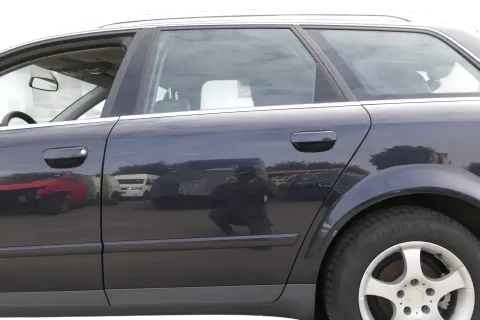 Audi A4 B6 8E Türblatt Tür hinten links blau LZ5L Kombi Avant + Rahmen