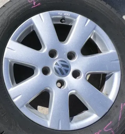 1x VW Caddy 2K Alufelge Felge 2K1071495 666 KBA 46109 6,5x15H2 ET50 5x112    HL