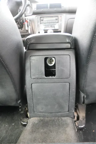 VW Passat 3BG Mittelarmlehne Armlehne Fach Lehne Mittelkonsole schwarz Leder - Bild 7