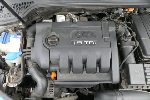 A3 8P Motorabdeckung Abdeckung Motor Blende 03G103967B 1,9 TDI BLS Diesel
