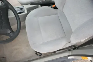 Audi 80 Sitz Fahrersitz vorne links -    ohne Kopfstütze - grau - Bild 2