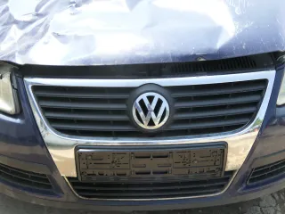 VW Passat 3C Grill Kühlergrill Kühler original Emblem Logo VW Zeichen 3C0853651A - Bild 1