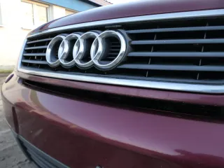 Audi A6 4B Motorhaube Klappe vorn (bis ca. Ende 2001) rot LZ3L mit Grill - Bild 16