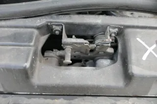 A4 B5 Motorhaube Motorhaubenschloß Schloß Klappenschloß vorn 8D0823509J - Bild 1