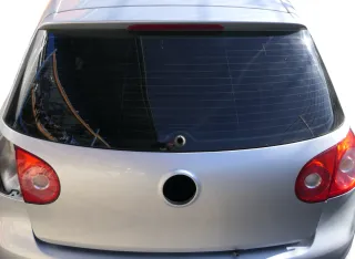 VW Golf 5 V Heckklappe hinten Kofferraumklappe + Scheibe grau silber LA7W - Bild 1