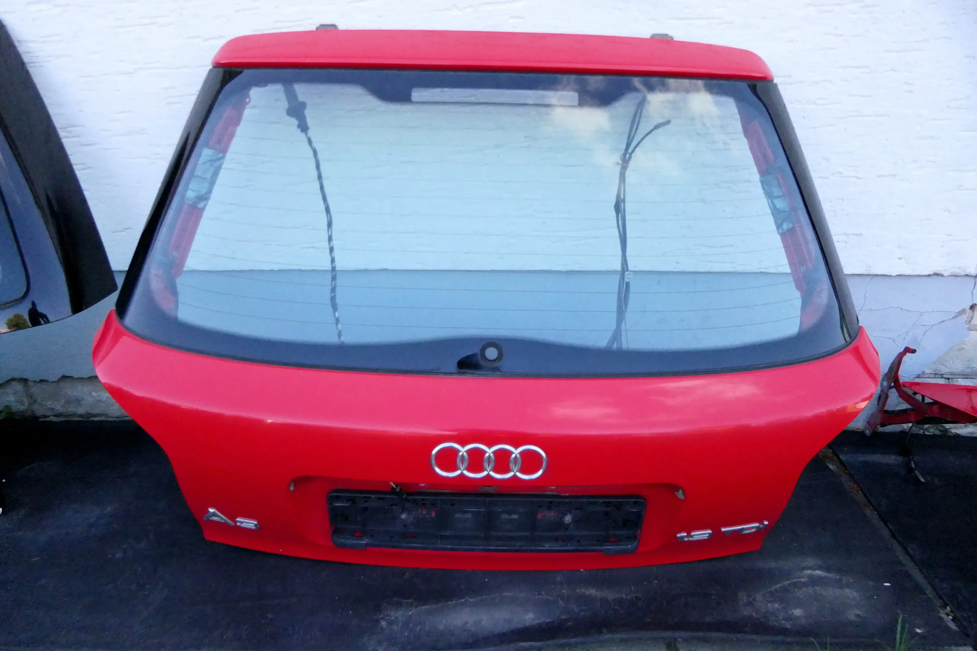 Audi A3 8L bis cBj. ca1999 Heckklappe Kofferraumklappe Klappe hinten rot LY3H la - Bild 1
