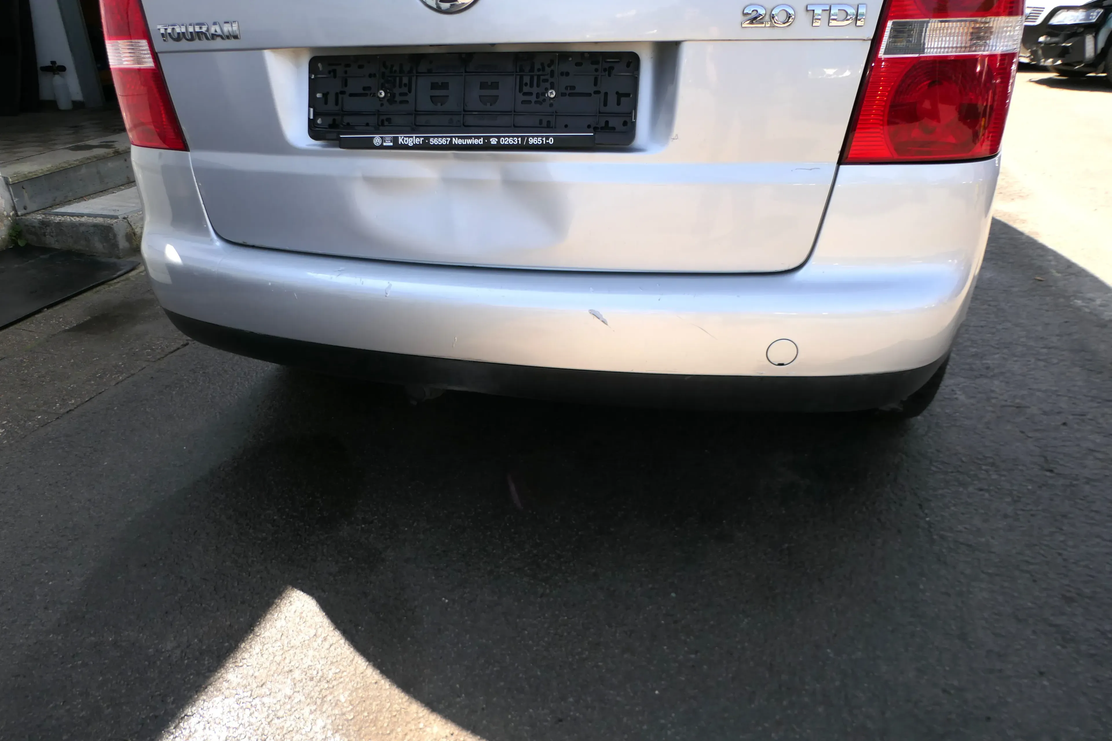 VW Touran 1T Stoßstange hinten Heckstoßstange Stoßfänger silber grau LA7W reflex - Bild 1