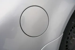 VW Passat 3B5 3B2 Kombi Tankdeckel Klappe Tankklappe Deckel Tank silber LB7Z - Bild 1