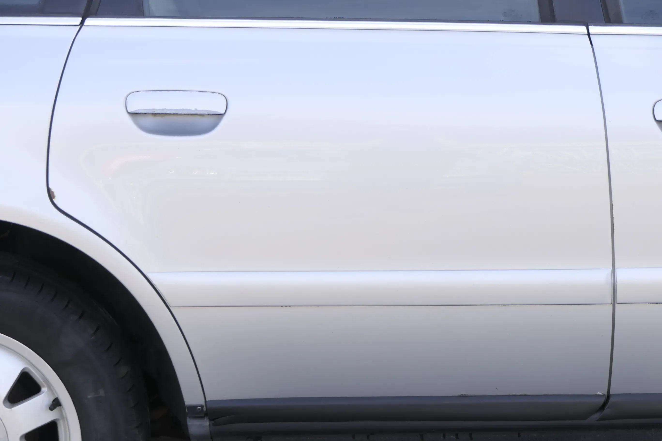 Audi A4 B5 Tür nur Türblatt hinten rechts grau silber LY7W - Facelift - Bild 1