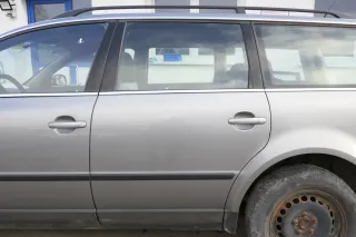 VW Passat 3B 3BG Kombi Avant Variant Tür hinten links mit Scheibe grau LD7W urba - Bild 1