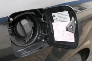 Audi A3 8L Tankdeckel Klappe Tankklappe Tank Schwarz LY9B - Bild 4