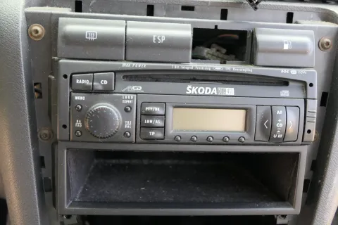 Skoda Octavia 1U Radio MS201 mit Code 1U0035160A Kasette