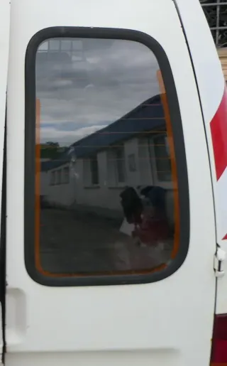 VW Caddy 9K Seat Inca nur Scheibe für Tür hinten rechts Heckklappe Hecktür - Bild 2