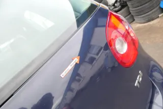 VW Golf 5 V Heckklappe hinten Kofferraumklappe mit Scheibe blau LA5G - Bild 7