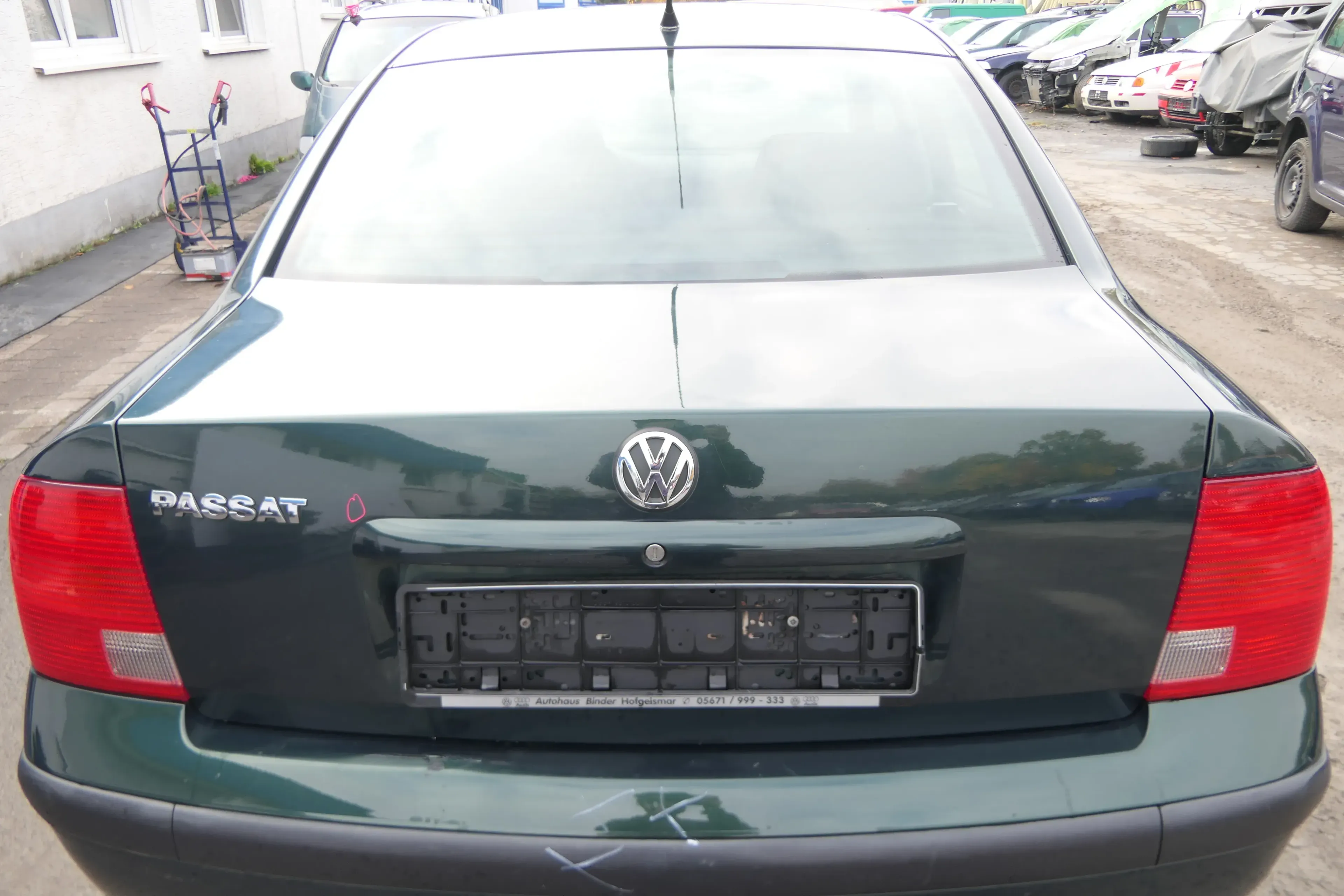 VW Passat 3B Limousine Heckklappe Klappe hinten Kofferraumklappe grün LC6N - Bild 1