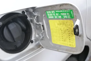 Audi A4 B5 Tankdeckel Tankklappe Tank Deckel Klappe 8D5809905B grau LY7T - Bild 2
