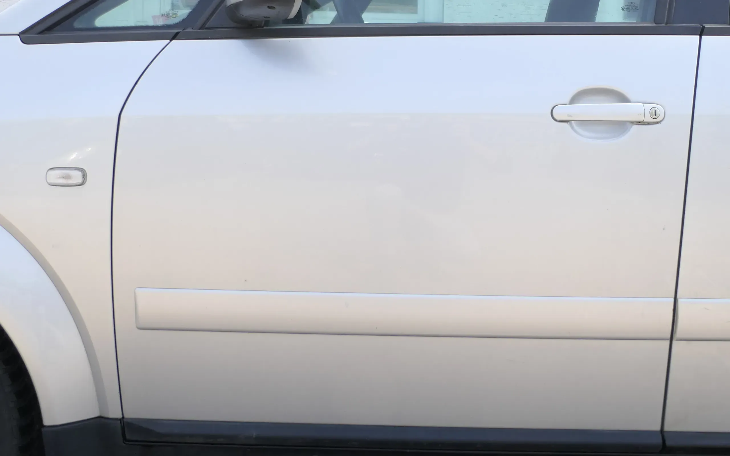 Audi A2 8Z Tür nur das Türblatt vorne links silber LY7W - ohne Anbauteile - Bild 1